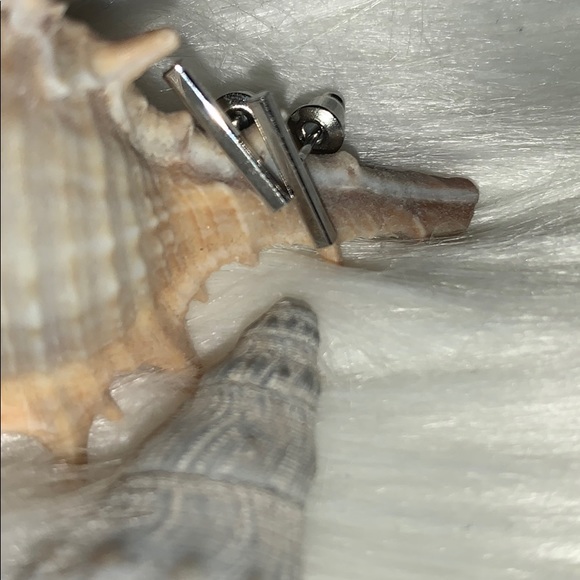 💍Host Pick Silver Bar Stud Earings - Picture 4 of 6